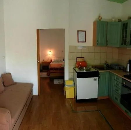 House * Lopar